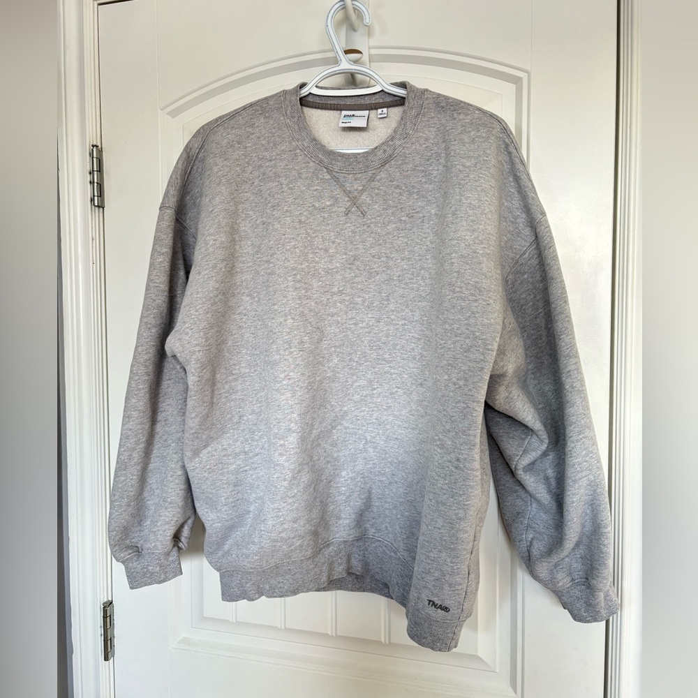 Aritzia crewneck